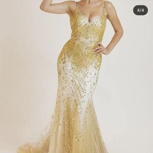 NWT Sherri Hill Elegant Gold Sequin Evening Gown, size 6, open back